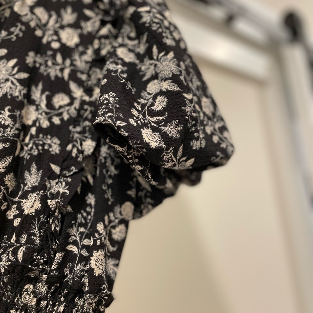 Max Studio Black and White Floral Maxi Dress - Picture 3 of 5